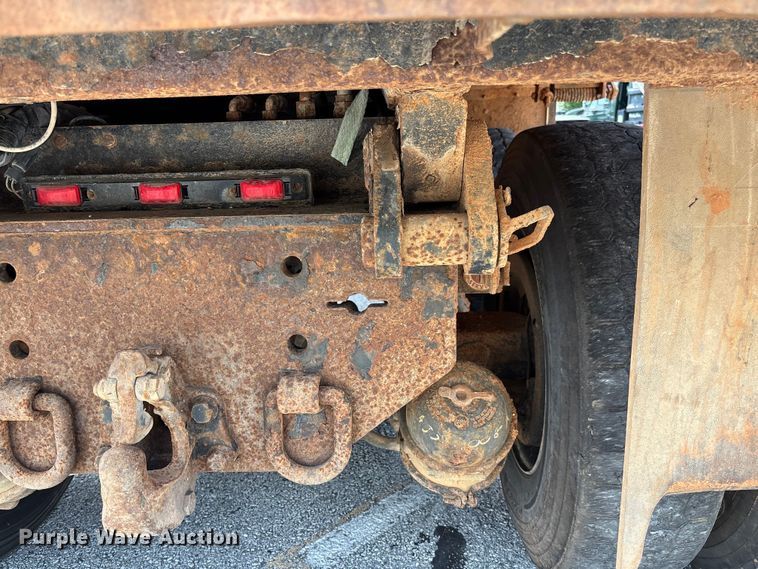 image for item FC5897 2013 International WorkStar 7600 dump truck