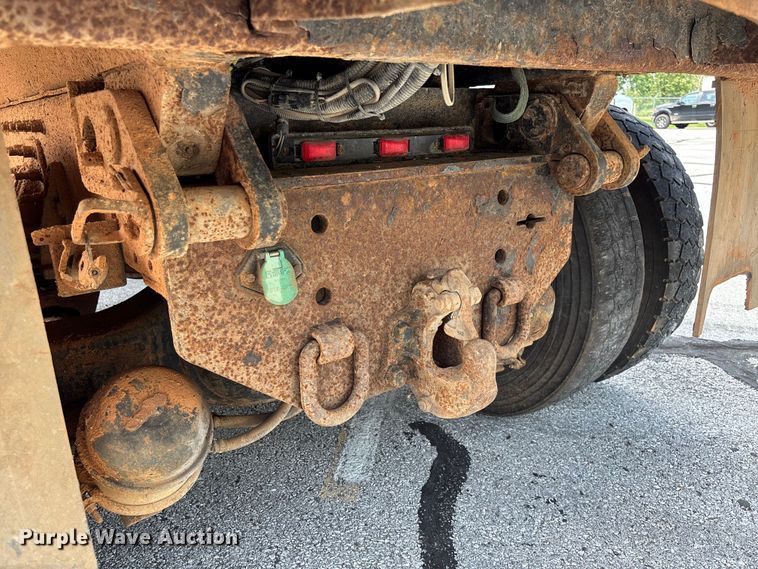 image for item FC5897 2013 International WorkStar 7600 dump truck