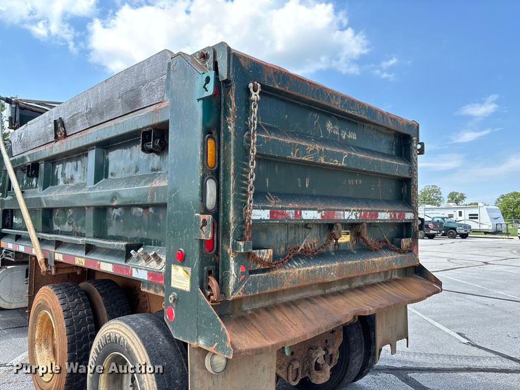 image for item FC5897 2013 International WorkStar 7600 dump truck