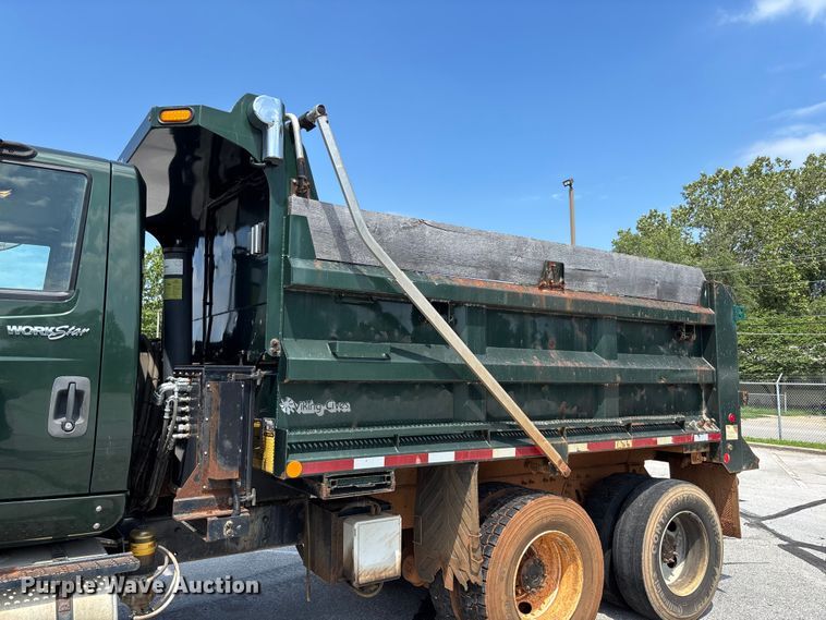 image for item FC5897 2013 International WorkStar 7600 dump truck