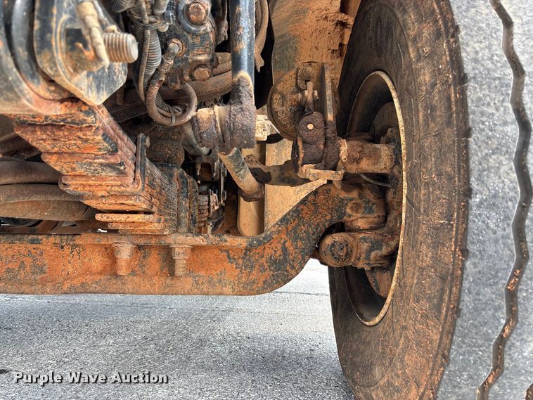 image for item FC5897 2013 International WorkStar 7600 dump truck