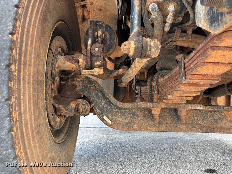 image for item FC5897 2013 International WorkStar 7600 dump truck