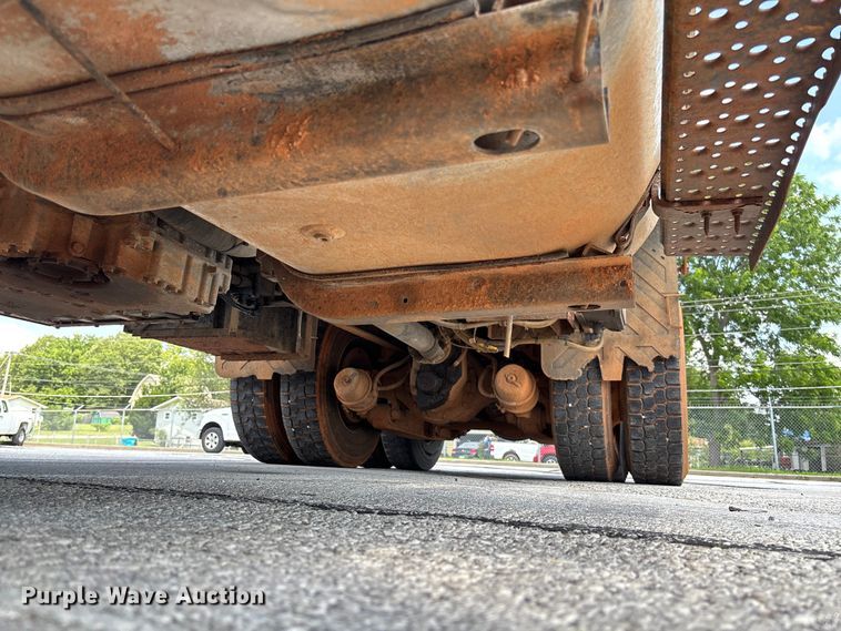 image for item FC5897 2013 International WorkStar 7600 dump truck