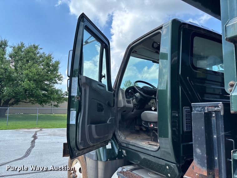 image for item FC5897 2013 International WorkStar 7600 dump truck