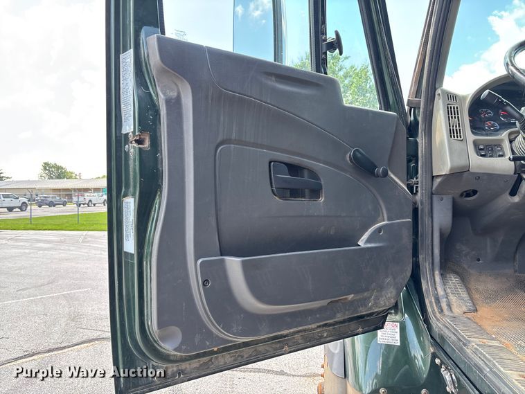 image for item FC5897 2013 International WorkStar 7600 dump truck