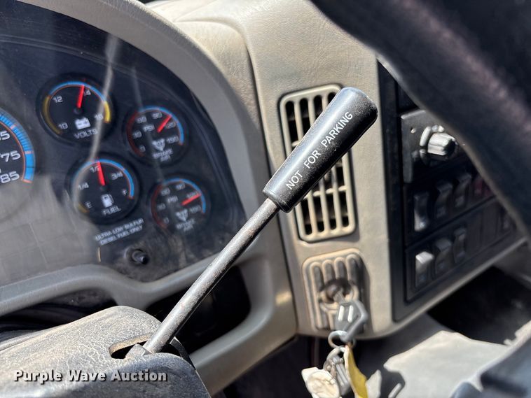image for item FC5897 2013 International WorkStar 7600 dump truck