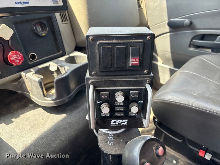 image for item FC5897 2013 International WorkStar 7600 dump truck