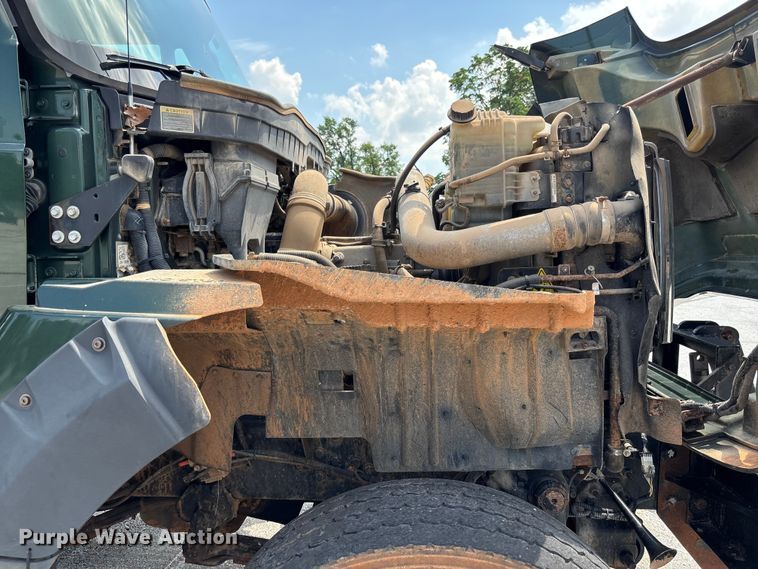 image for item FC5897 2013 International WorkStar 7600 dump truck
