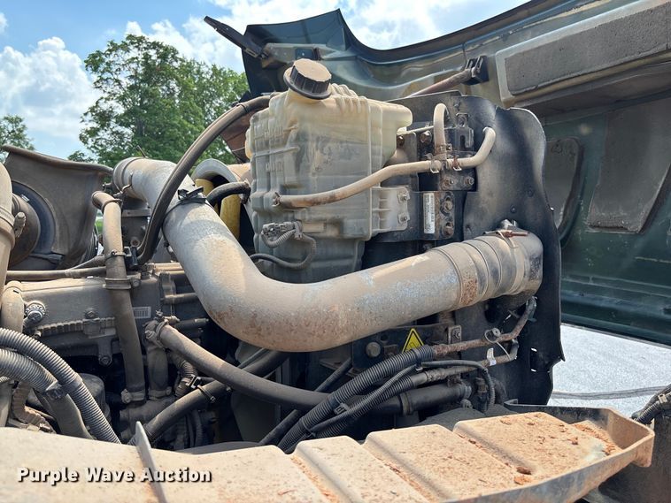 image for item FC5897 2013 International WorkStar 7600 dump truck