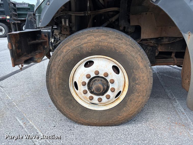 image for item FC5897 2013 International WorkStar 7600 dump truck
