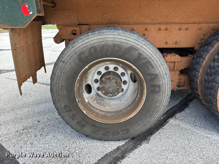 image for item FC5897 2013 International WorkStar 7600 dump truck