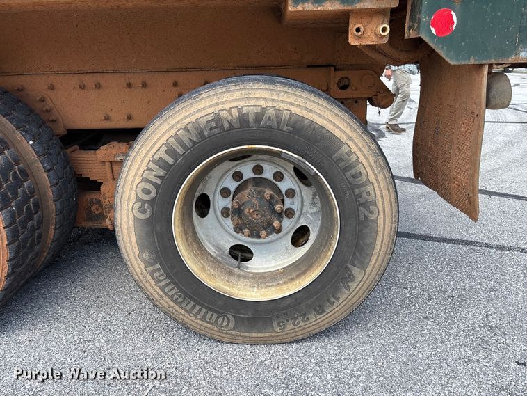 image for item FC5897 2013 International WorkStar 7600 dump truck