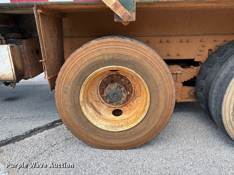 image for item FC5897 2013 International WorkStar 7600 dump truck