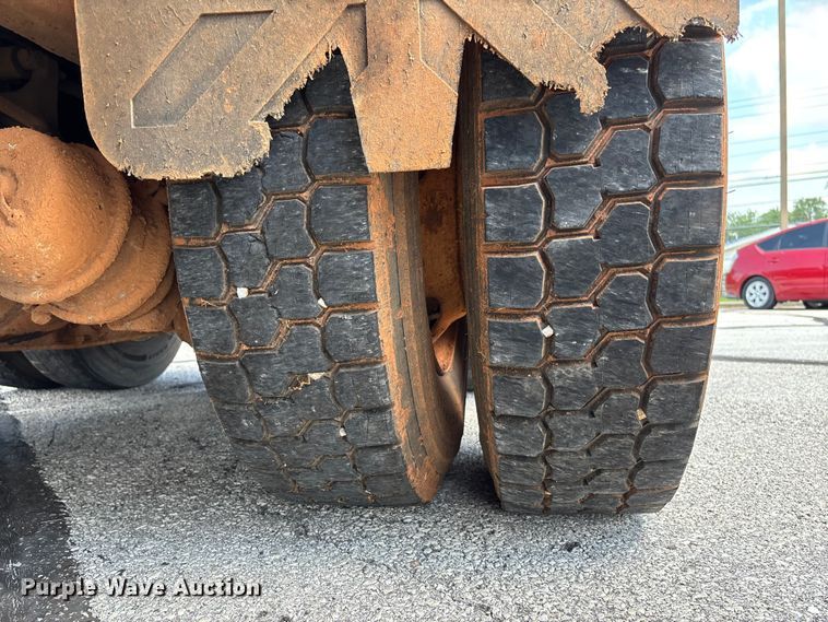 image for item FC5897 2013 International WorkStar 7600 dump truck