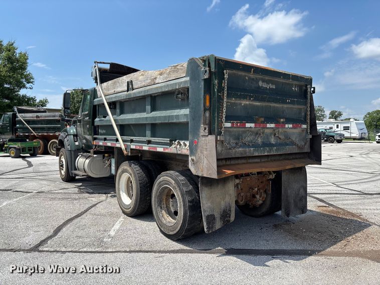 image for item FC5898 2013 International WorkStar 7600 dump truck