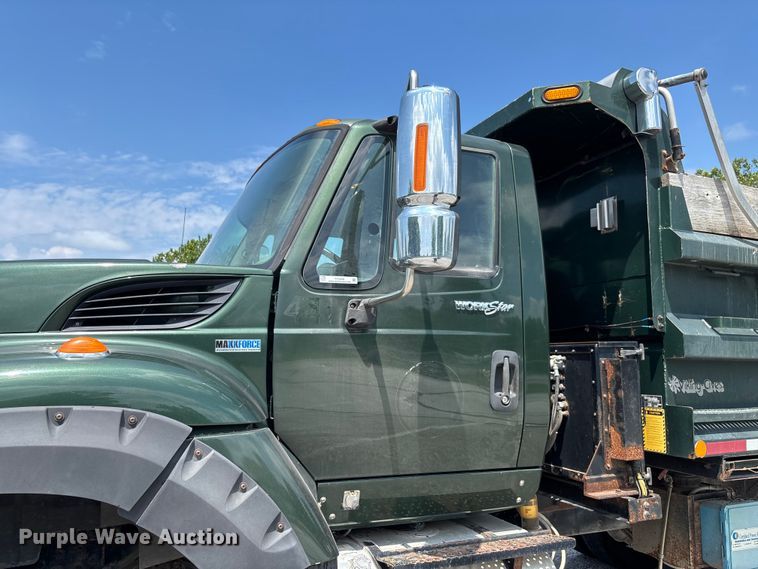 image for item FC5898 2013 International WorkStar 7600 dump truck
