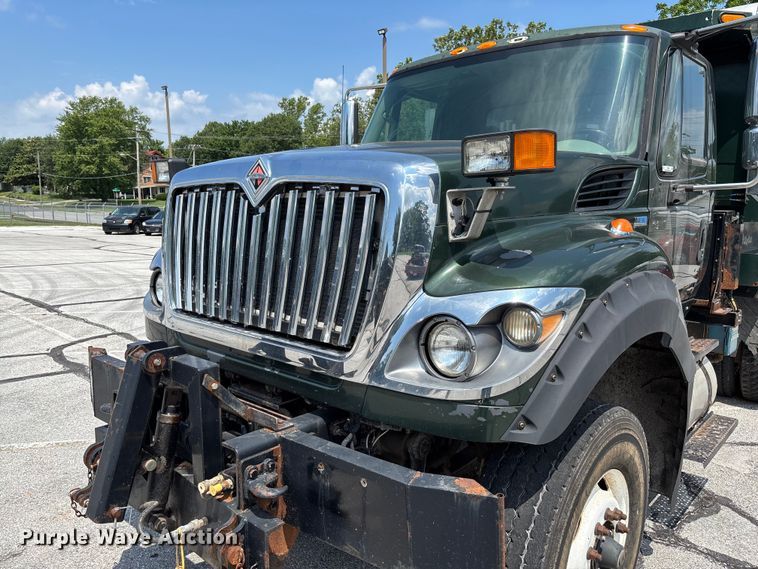 image for item FC5898 2013 International WorkStar 7600 dump truck