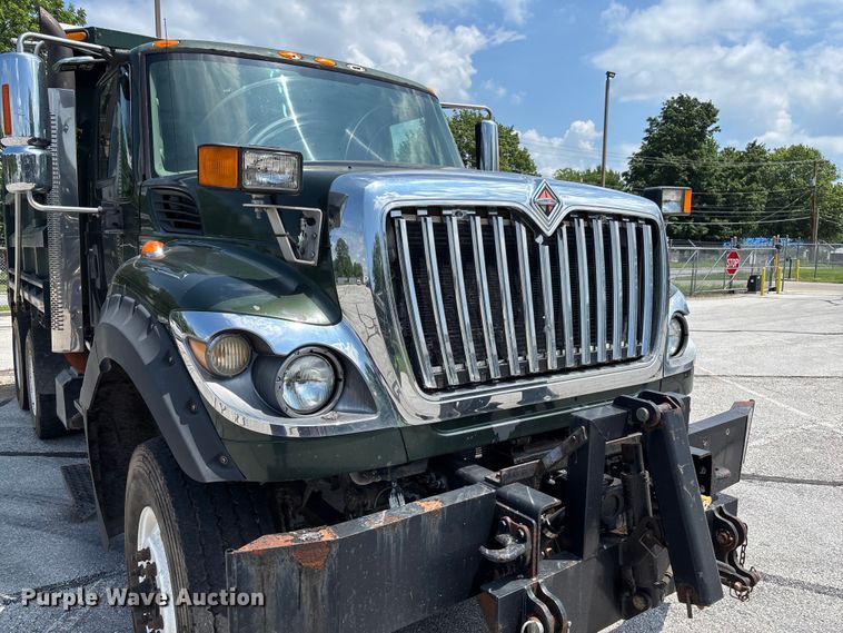 image for item FC5898 2013 International WorkStar 7600 dump truck