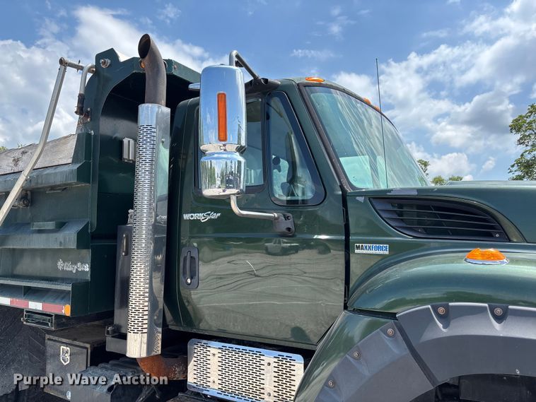 image for item FC5898 2013 International WorkStar 7600 dump truck