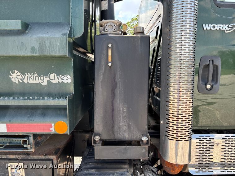 image for item FC5898 2013 International WorkStar 7600 dump truck