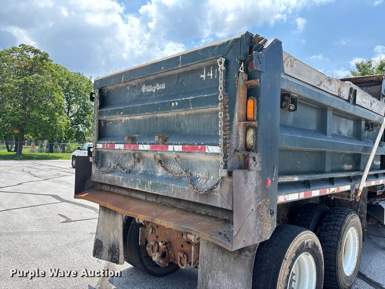 image for item FC5898 2013 International WorkStar 7600 dump truck