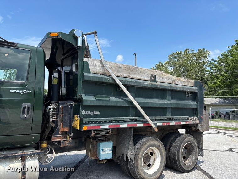 image for item FC5898 2013 International WorkStar 7600 dump truck