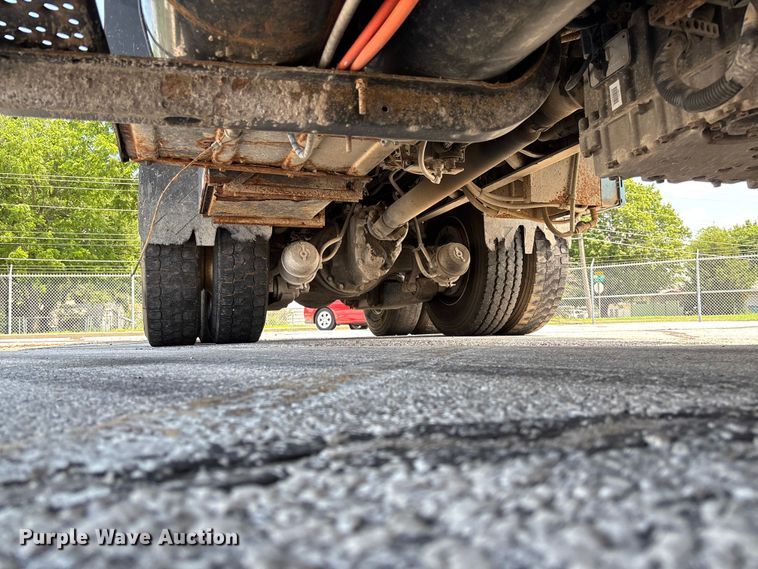image for item FC5898 2013 International WorkStar 7600 dump truck