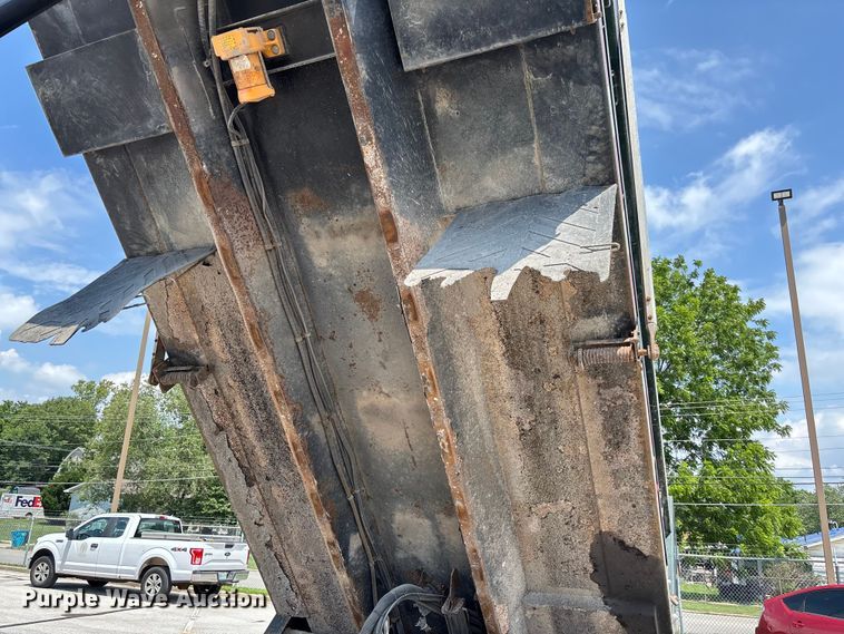 image for item FC5898 2013 International WorkStar 7600 dump truck