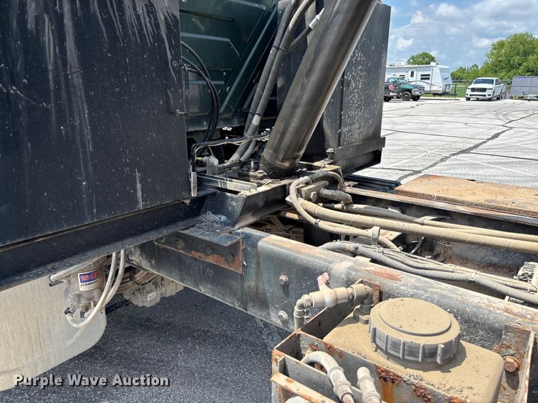 image for item FC5898 2013 International WorkStar 7600 dump truck