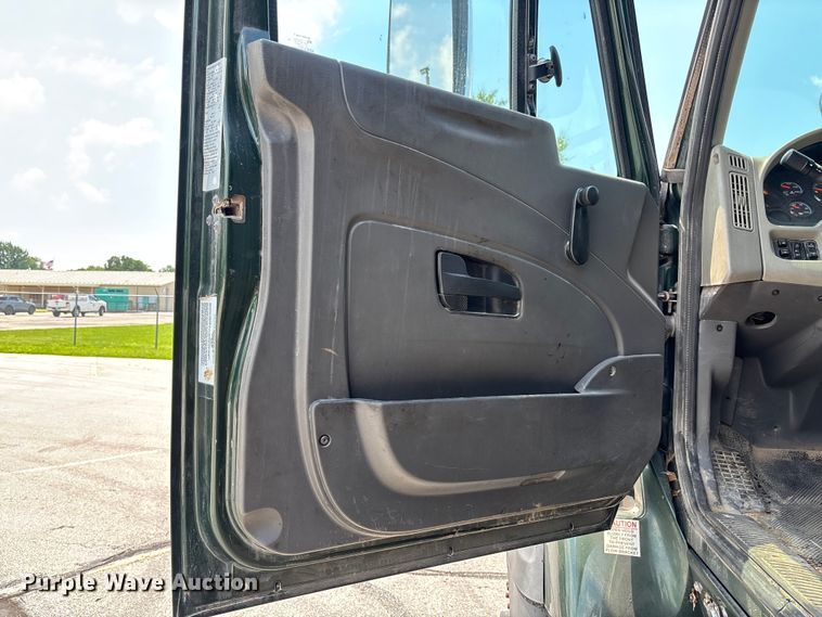 image for item FC5898 2013 International WorkStar 7600 dump truck