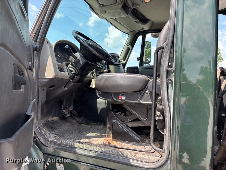 image for item FC5898 2013 International WorkStar 7600 dump truck
