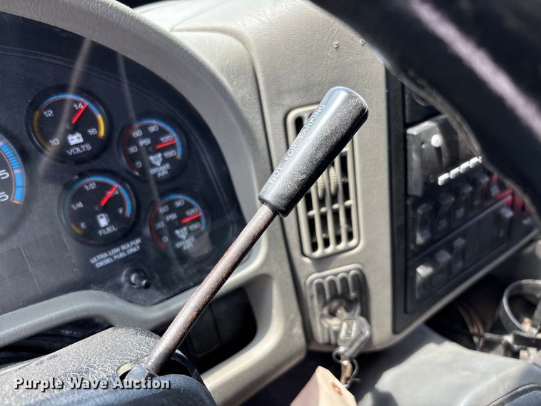 image for item FC5898 2013 International WorkStar 7600 dump truck