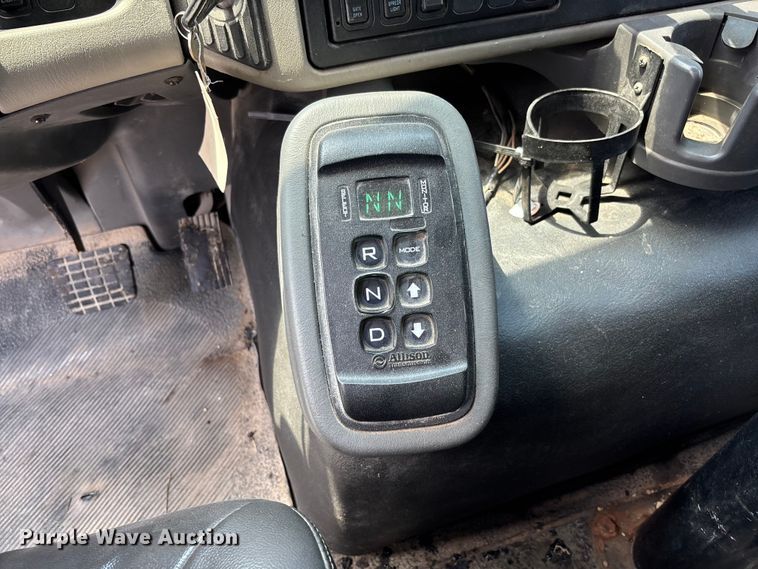 image for item FC5898 2013 International WorkStar 7600 dump truck