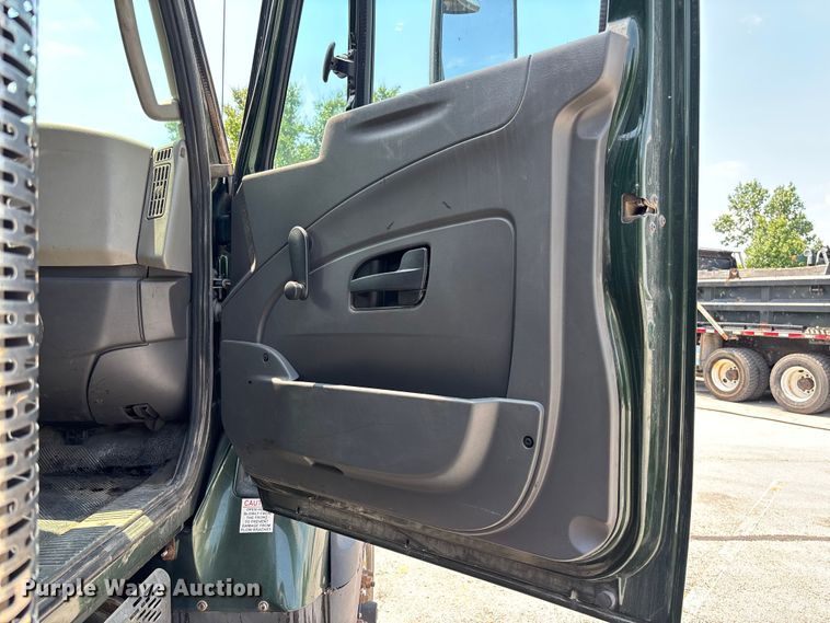 image for item FC5898 2013 International WorkStar 7600 dump truck
