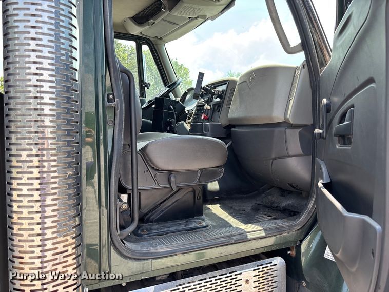 image for item FC5898 2013 International WorkStar 7600 dump truck