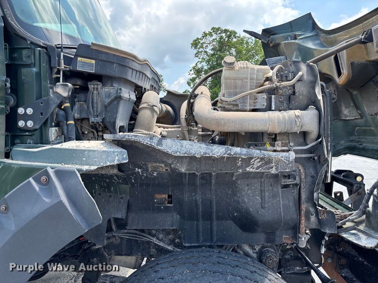 image for item FC5898 2013 International WorkStar 7600 dump truck