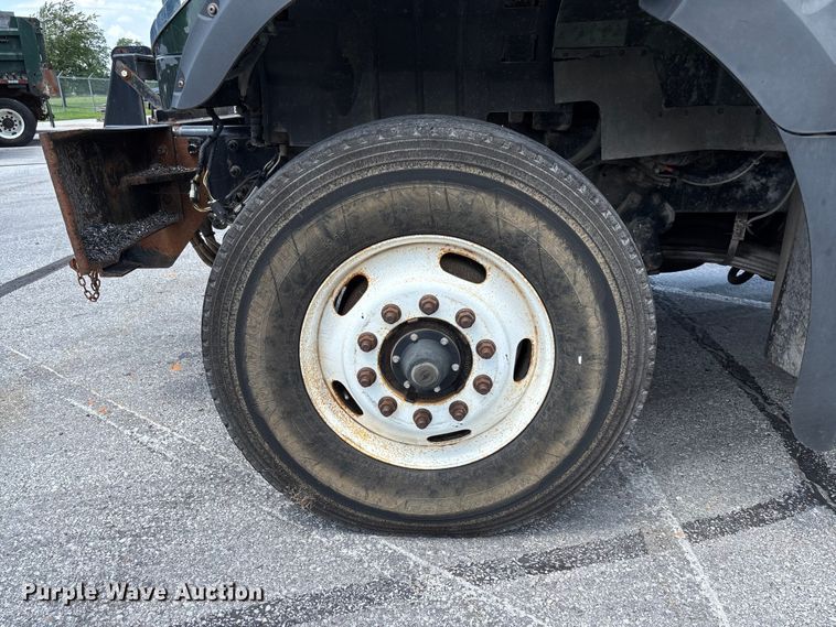 image for item FC5898 2013 International WorkStar 7600 dump truck