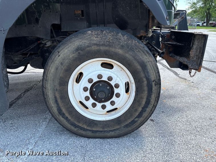 image for item FC5898 2013 International WorkStar 7600 dump truck