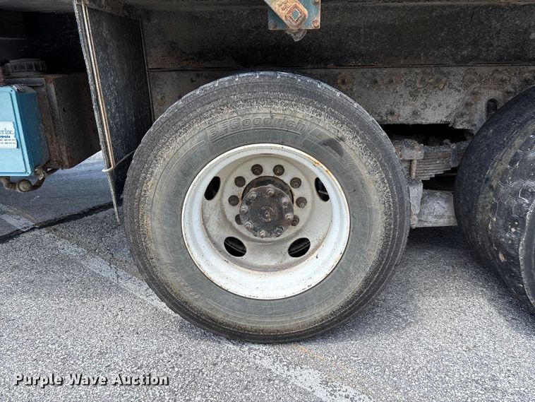 image for item FC5898 2013 International WorkStar 7600 dump truck