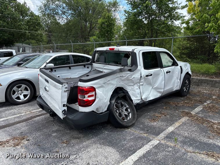 image for item FC5900 2023 Ford Maverick XLT Crew Cab pickup truck