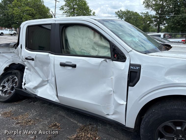image for item FC5900 2023 Ford Maverick XLT Crew Cab pickup truck