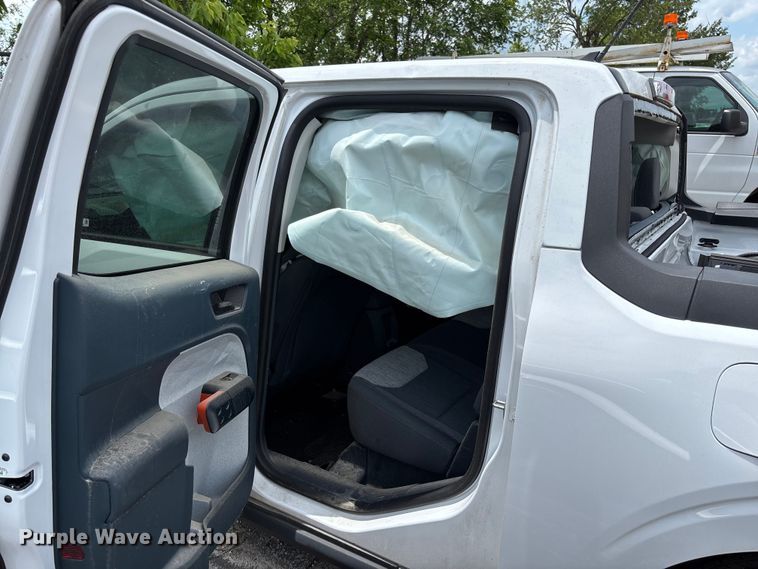 image for item FC5900 2023 Ford Maverick XLT Crew Cab pickup truck