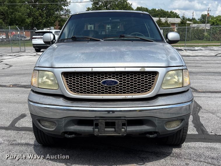 image for item FC5901 2003 Ford F150 XLT Crew Cab pickup truck
