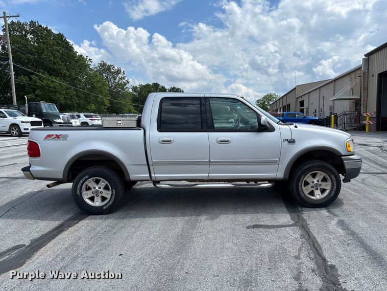 image for item FC5901 2003 Ford F150 XLT Crew Cab pickup truck