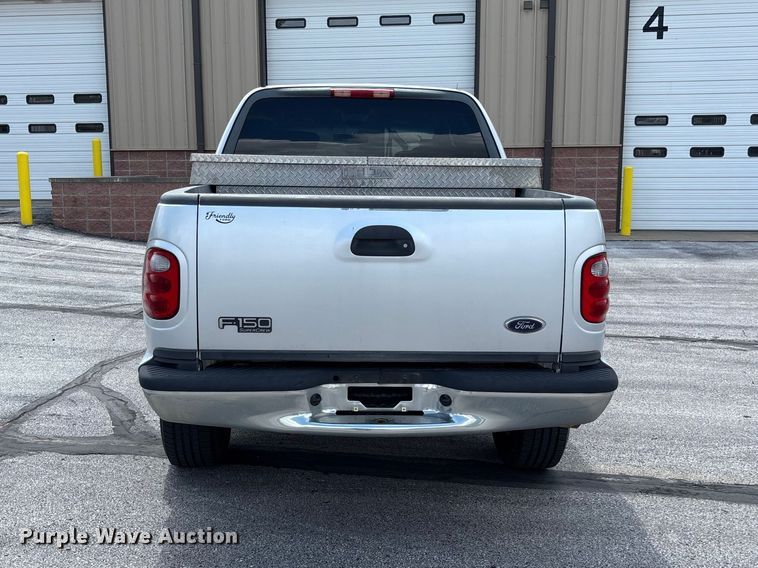 image for item FC5901 2003 Ford F150 XLT Crew Cab pickup truck