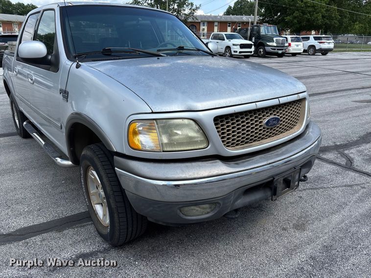 image for item FC5901 2003 Ford F150 XLT Crew Cab pickup truck