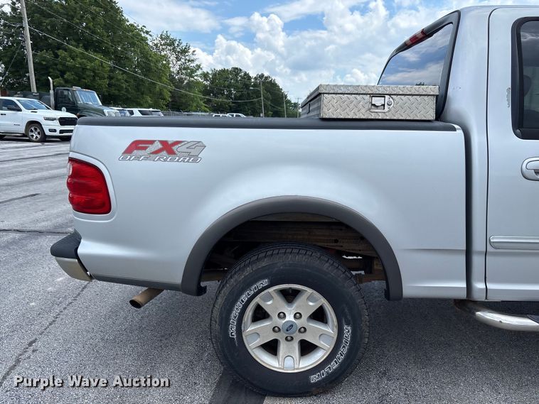 image for item FC5901 2003 Ford F150 XLT Crew Cab pickup truck