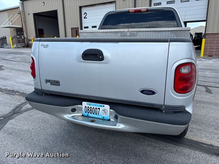 image for item FC5901 2003 Ford F150 XLT Crew Cab pickup truck