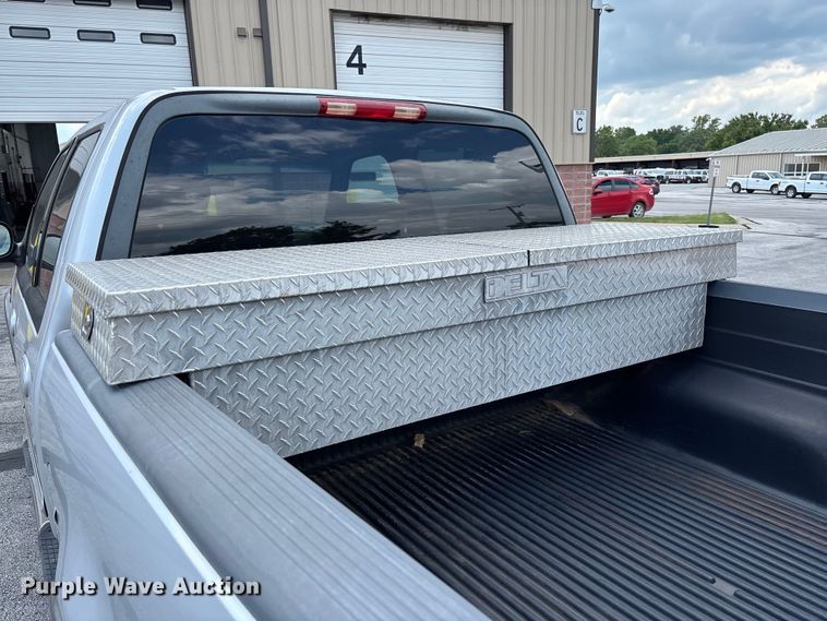 image for item FC5901 2003 Ford F150 XLT Crew Cab pickup truck
