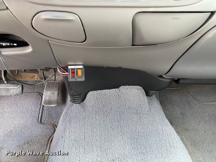 image for item FC5901 2003 Ford F150 XLT Crew Cab pickup truck